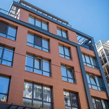 Geneva: A Charming Patio With Private Parking! Apartamento Sofía