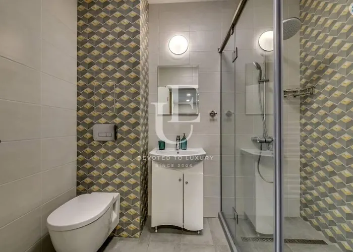 Geneva: A Charming Patio With Private Parking! * Sofya